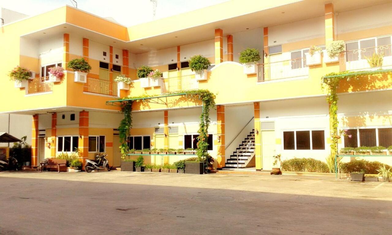 Hotel Kencana Rembang Eksteriør billede